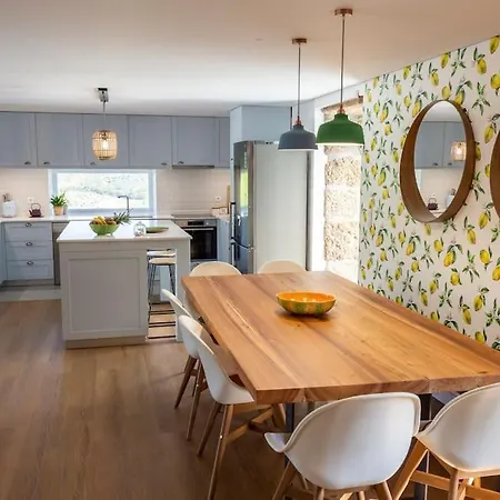 Дом отдыха Retiro Acolhedor Na Natureza, 35 Min Porto